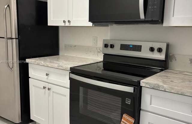 18840 NW 57th Ave photos photos