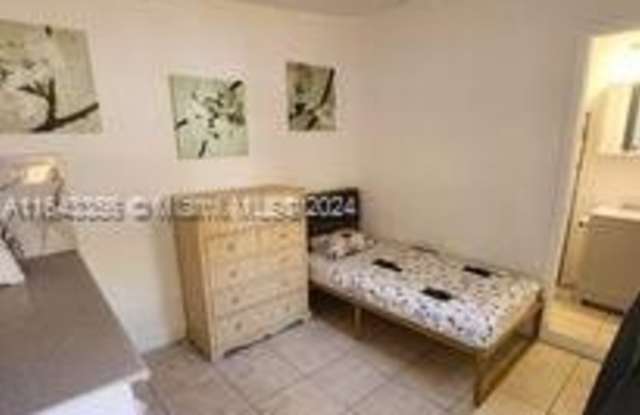 1096 NE 157th St - 1096 Northeast 157th Street, North Miami Beach, FL 33162