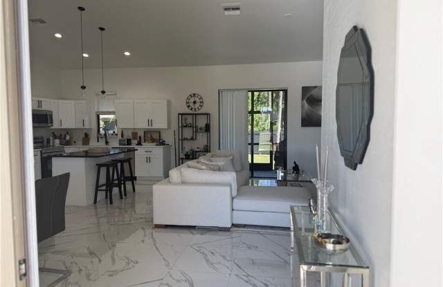 3206 18th Street W Gallery 3