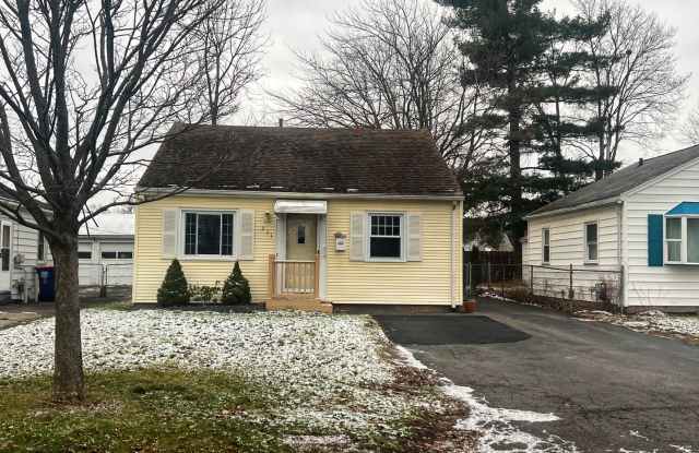 Charming Updated Cape Cod with several amenities! photos photos