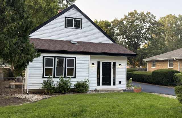 337 Woodland Drive - 337 Woodland Drive, Grayslake, IL 60030