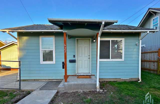 3 bedroom/1 bathroom Single-Family Home for Rent photos photos
