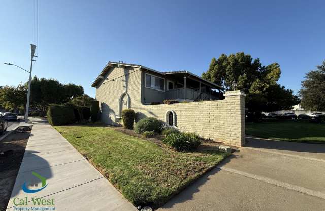 $2600 - 2 Beds/1 Bath Updated Condo in Gilroy photos photos