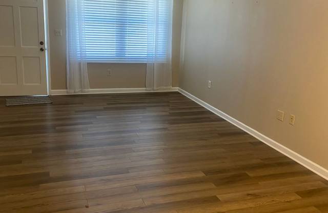 Radford, 2 BR / 1 BA Available Gallery 3