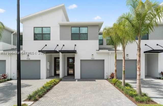 7448 Lenora Ln Gallery 1