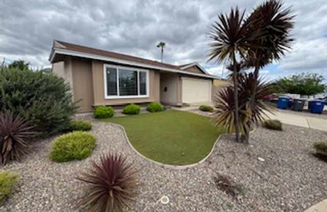 Charming 3 Bedroom 2 Bathroom Home Available for Rent!! photos photos