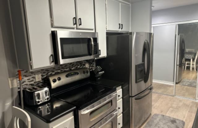 1723 Cedar Ave. 323 - 1723 Cedar Avenue, Long Beach, CA 90813
