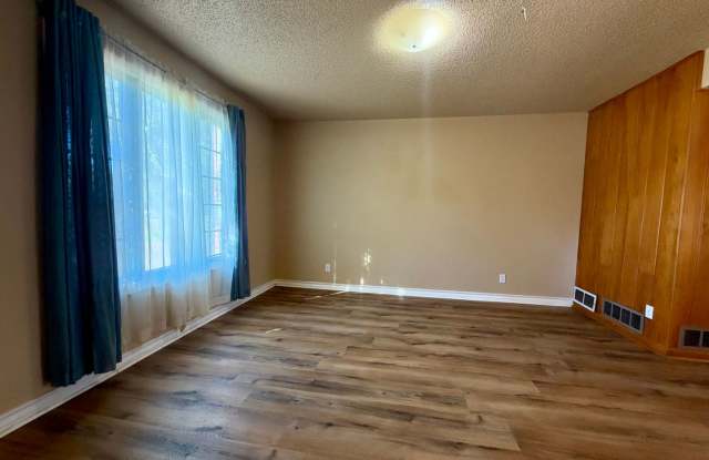 Charming 3 Bedroom Home Gallery 4