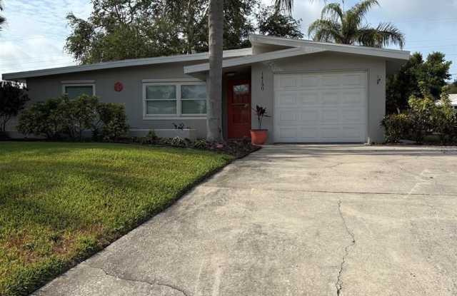14190 PAGE AVENUE photos photos