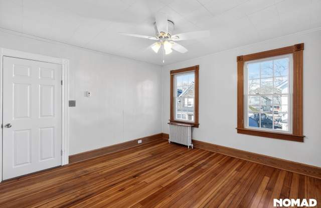 Charming 2BR apartment in Newport Gallery 4