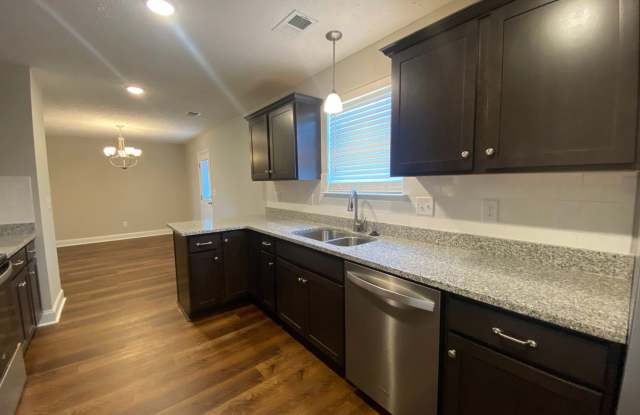 Like New Home for Rent Gallery 3