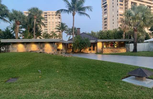 6 Winnebago Rd - 6 Winnebago Road, Sea Ranch Lakes, FL 33308