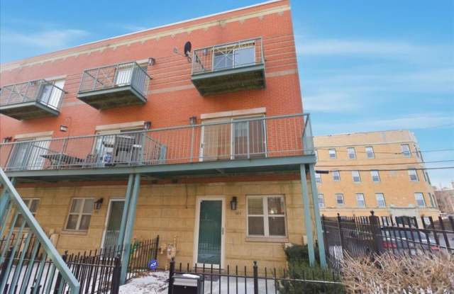 4530 S Woodlawn Ave photos photos