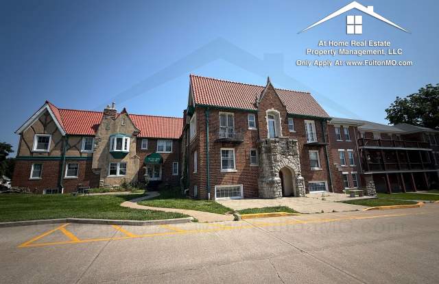 103 East 10th Street Apartment 1 Fulton, MO 65251 Gallery 3
