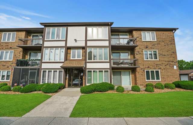 4924 CIRCLE Court - 4924 Circle Court, Crestwood, IL 60418 4924 CIRCLE Court - 4924 Circle Court, Crestwood, IL 60418