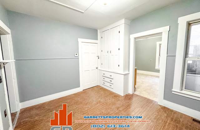 23 Brook Street - 3 photos photos