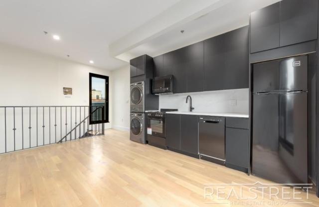 1410 Lincoln PL Gallery 4