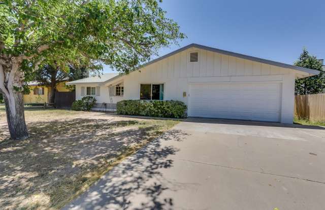COMPLETELY REMODELED HOME WITH POOL LOCATED MINUTES FROM ASU  MILL AVE! - 33 East Erie Drive, Tempe, AZ 85282