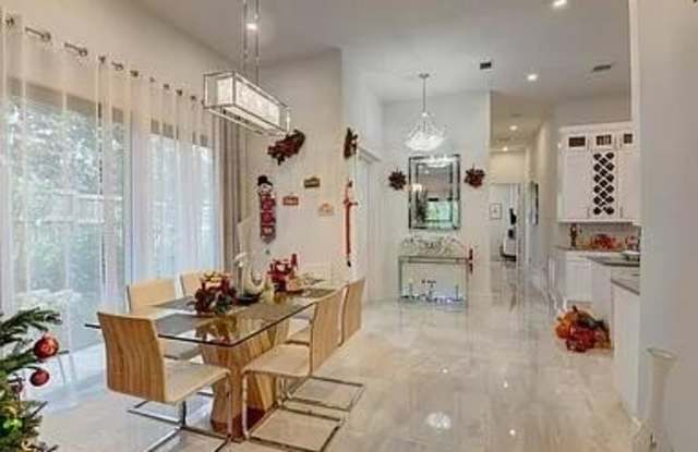 2525 OCEANVIEW Avenue Gallery 1