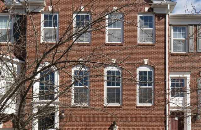 Updated Faircrest 4 BD 3.5 BA Townhome - 5237 Jule Star Drive, Centreville, VA 20120