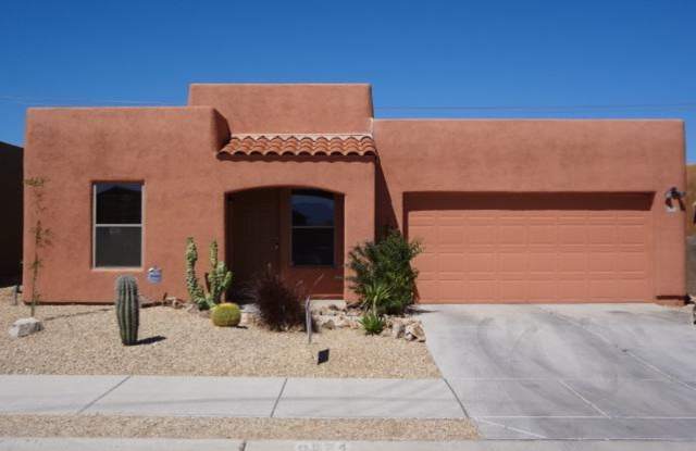 Wonderful Cozy 2 Bed/1 Bath Home - NEW TILE Throughout! photos photos