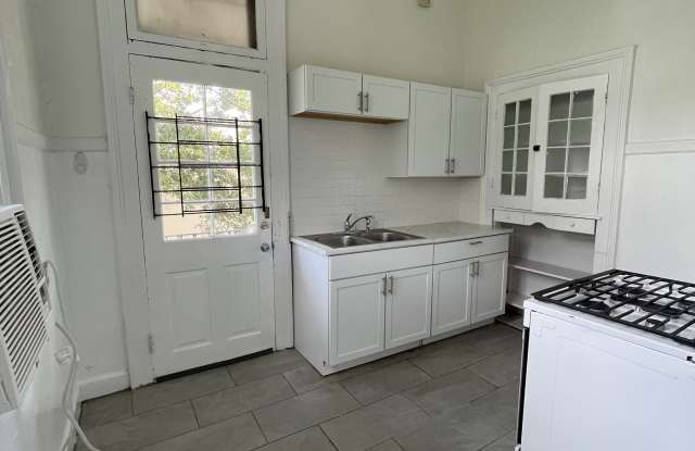 4018 Coliseum St Back Upper Left Unit photos photos