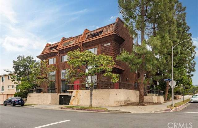 984 Granville Avenue photos photos