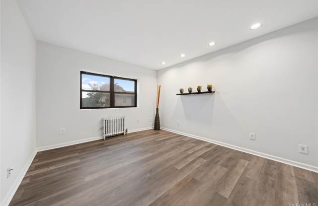 240 Halstead Avenue Gallery 3