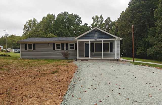 3 bedroom ranch style home Gallery 1