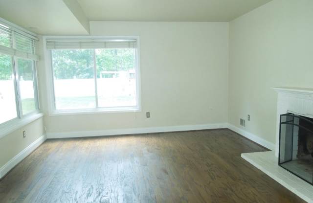 7 BISCAYNE Place Gallery 3