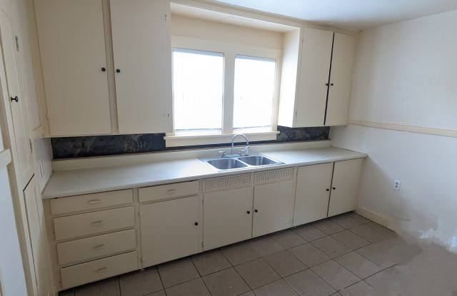 707 E 10th St - 707 East 10th Street, Michigan City, IN 46360
