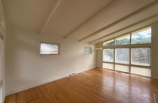1413 Grovewood Drive Gallery 4
