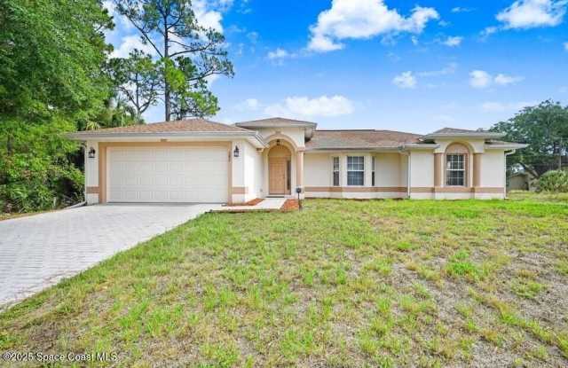 587 Blackhorse Street SE photos photos
