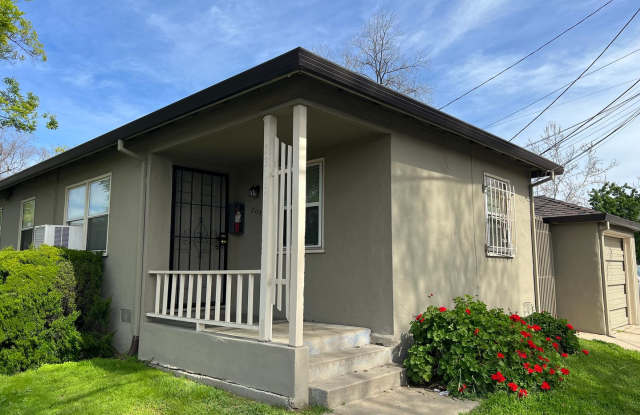 ONE BEDROOM APT W/ GARAGE! photos photos