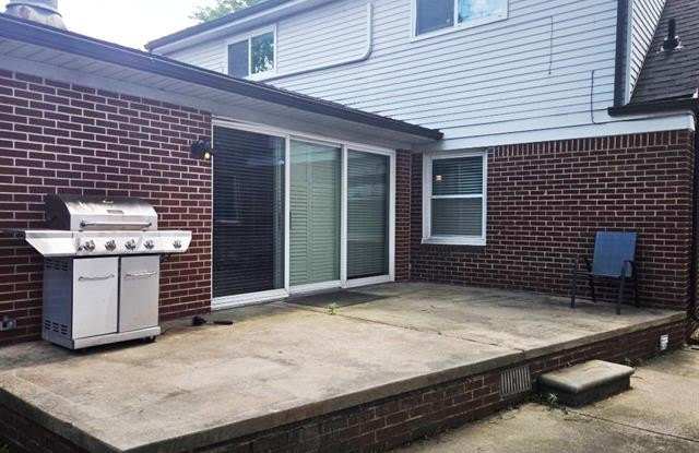 3018 GUILFORD Drive Gallery 4