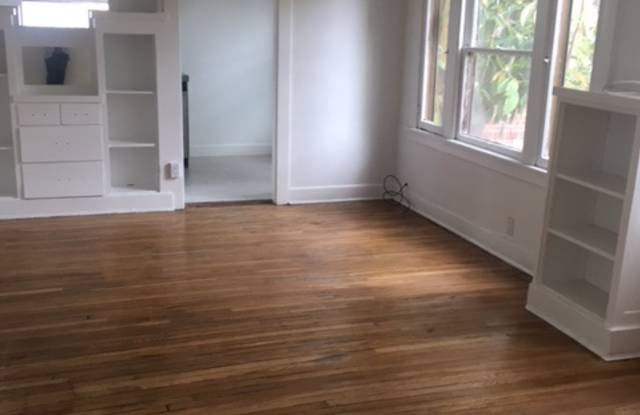 1951 Argyle Avenue photos photos