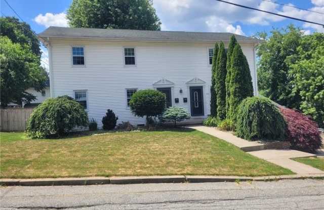 190 Gladstone Street unit: 2 photos photos 190 Gladstone Street unit: 2 photos photos