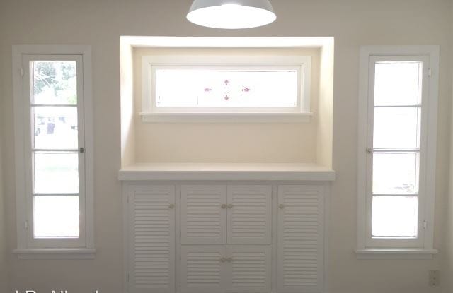338 Pioneer Dr. Gallery 2