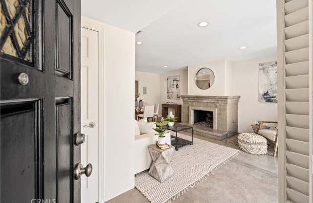 1140 Manhattan Beach photos photos