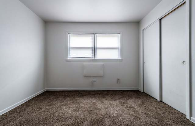 8851 S Cottage Grove Ave Gallery 3