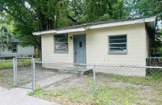 2120 PULLMAN AVENUE photos photos