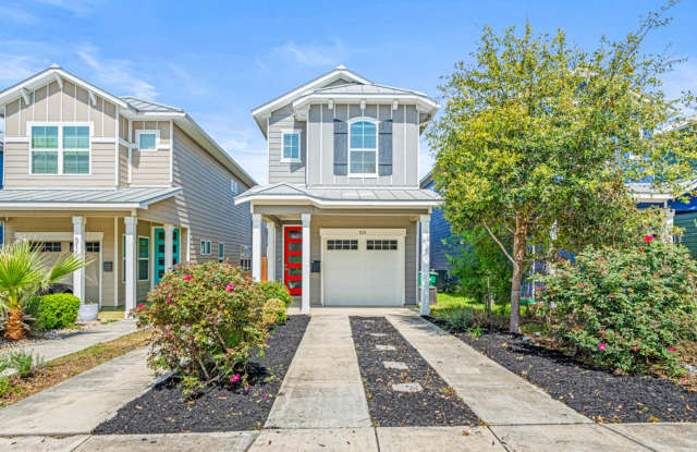 Mahncke Park 3 bed 2.5 bath wonderful home and location. - 513 Elmhurst Avenue, San Antonio, TX 78209