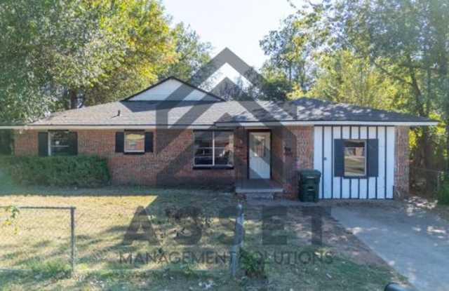 5 Bed Ready For Lease! - 9404 Northeast 14th Street, Midwest City, OK 73130