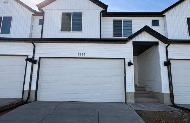 FOUR BED HOME AVAILABLE NOW photos photos