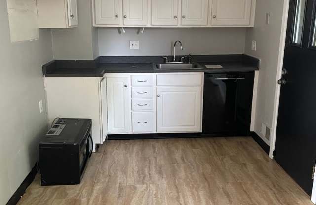 3 BEDROOM, 1.5 BATH IN PENN HILLS - MOVE-IN READY!! photos photos
