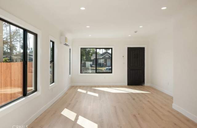 5166 S Manhattan - 5166 South Manhattan Place, Los Angeles, CA 90062