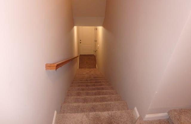 Luxurious 1 Bedroom Condo @ Old Hawthorne! Gallery 4