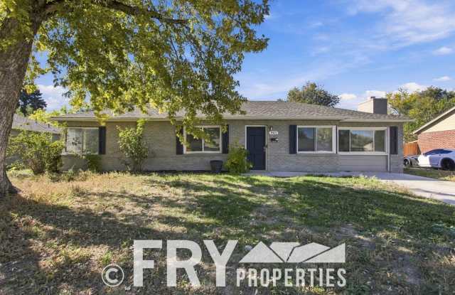 962 Tucson Street, Aurora Gallery 1