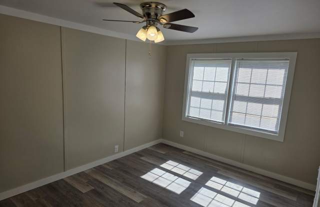 3 Bed 2 Bath Brick House Gallery 3