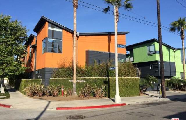 320 Indiana Ave unit: A - 320 Indiana Avenue, Los Angeles, CA 90291